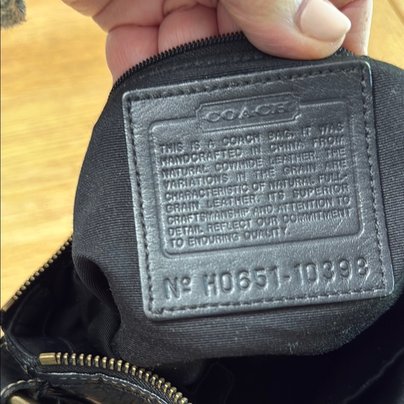 Coach Black Leather Shoulder Bag with Adjustable Strap - Picture 2 of 7